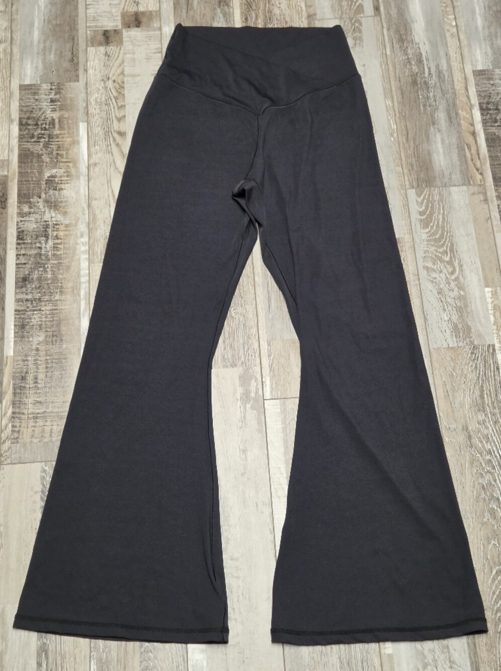 Sunzel Crossover Flare Leggings Yoga Pants Size Large